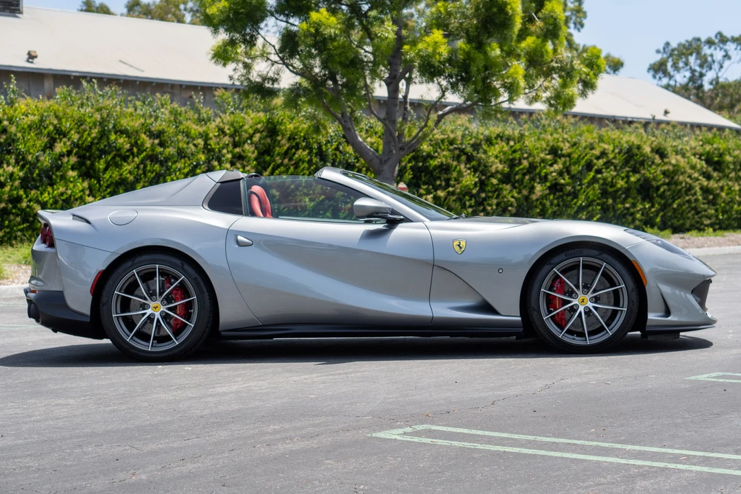 2022 Ferrari 812 GTS - Image 5 of 31
