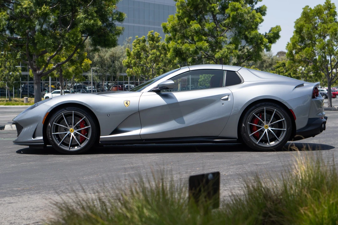 2022 Ferrari 812 GTS - Image 17 of 31