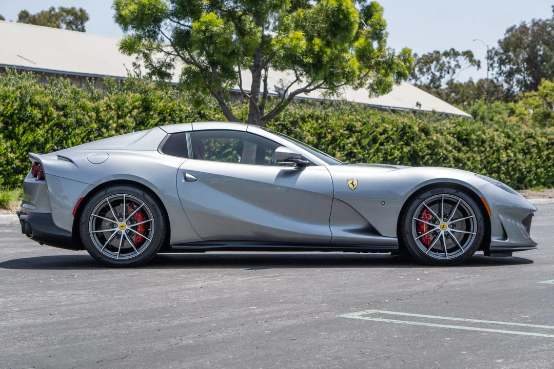 2022 Ferrari 812 GTS - Image 13 of 31