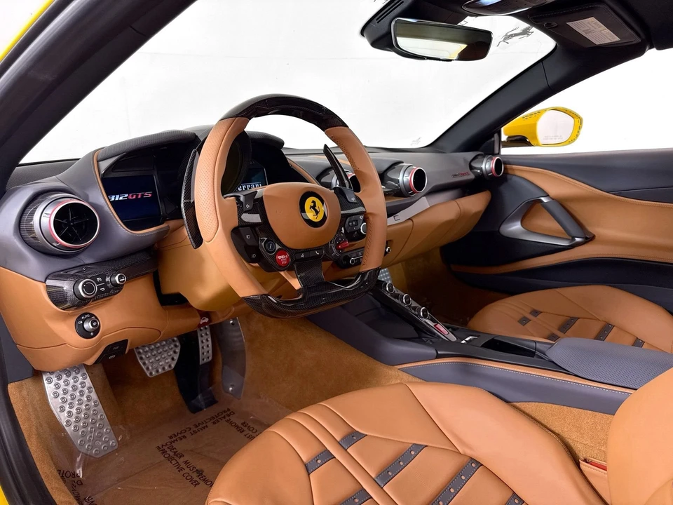 2022 Ferrari 812 GTS - Image 19 of 28
