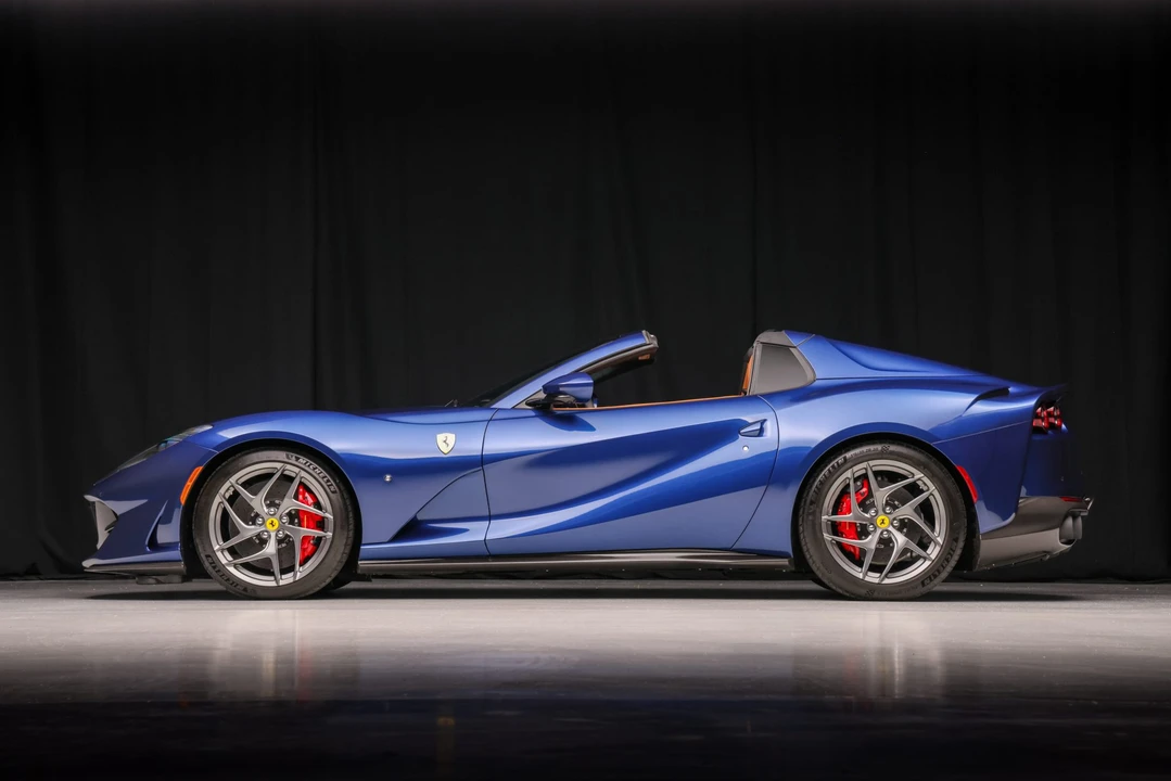2022 Ferrari 812 GTS - Image 7 of 31