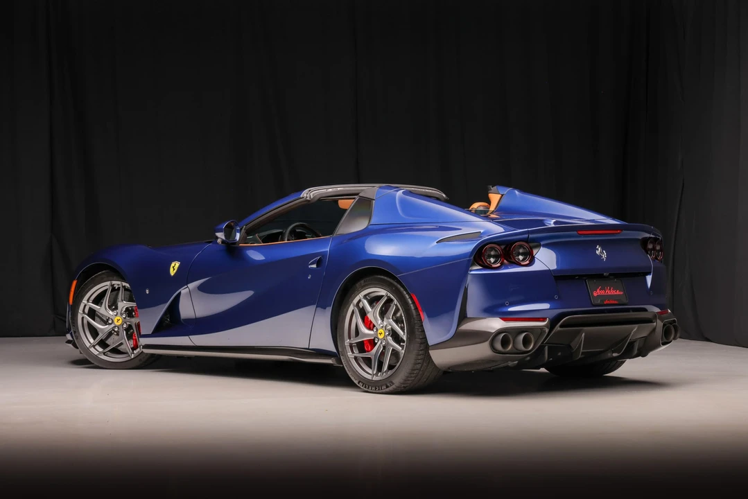 2022 Ferrari 812 GTS - Image 9 of 31