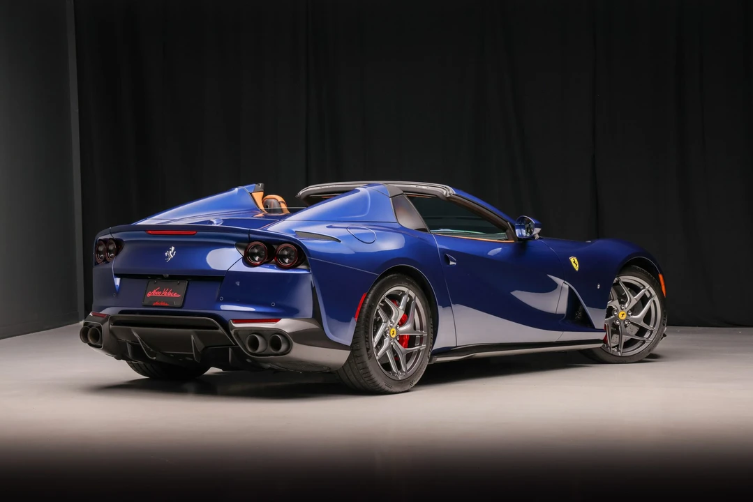 2022 Ferrari 812 GTS - Image 17 of 31