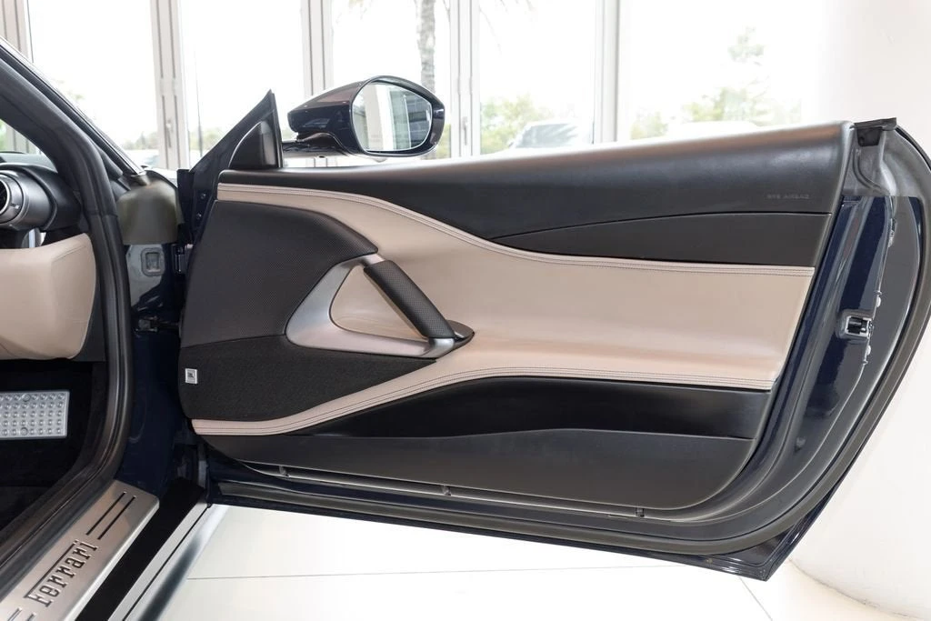 2022 Ferrari 812 GTS - Image 26 of 31