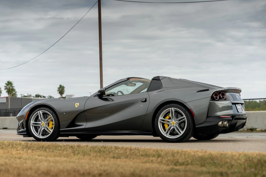 2022 Ferrari 812 GTS - Image 24 of 31