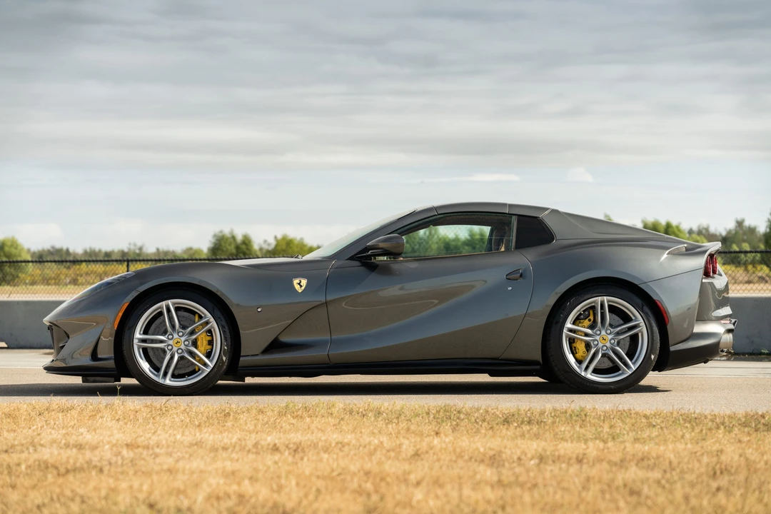 2022 Ferrari 812 GTS - Image 5 of 31