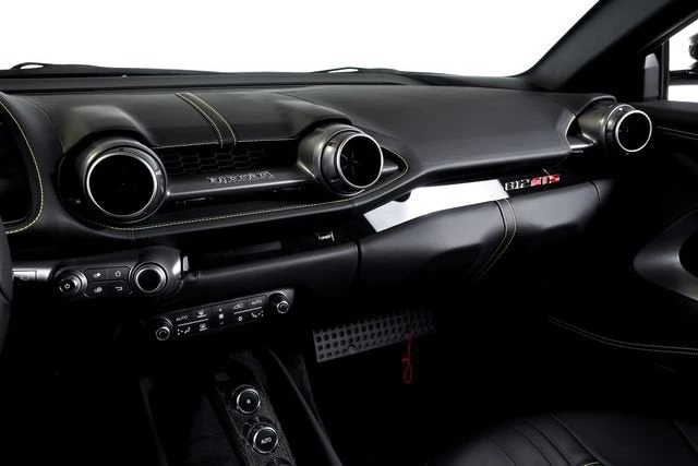 2022 Ferrari 812 GTS - Image 29 of 31