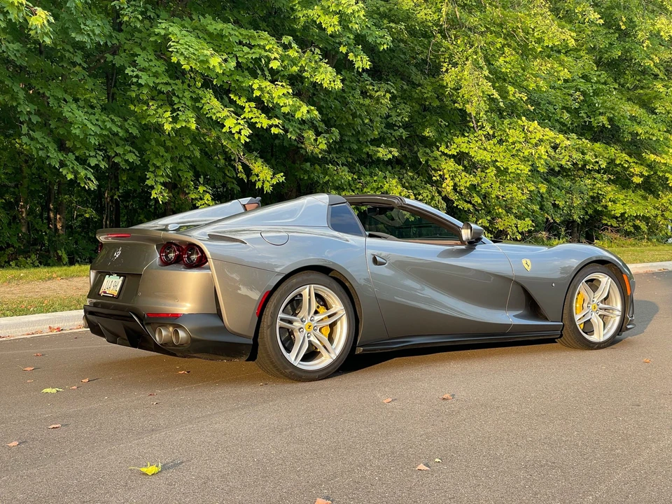 2022 Ferrari 812 GTS - Image 7 of 31