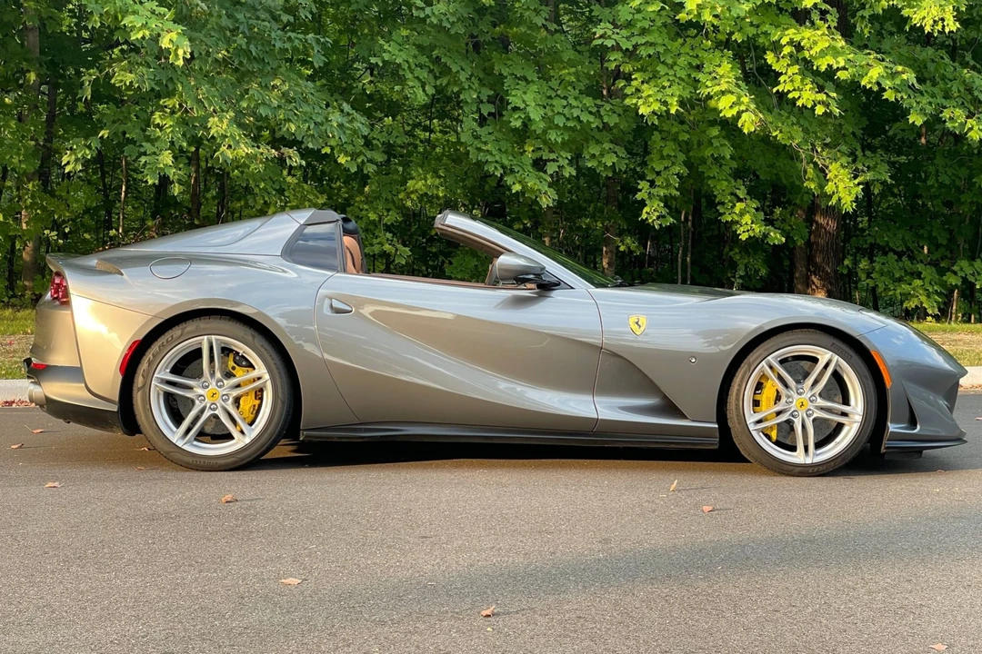 2022 Ferrari 812 GTS - Image 5 of 31