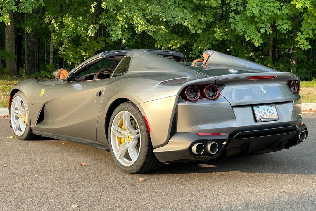 2022 Ferrari 812 GTS - Image 12 of 31
