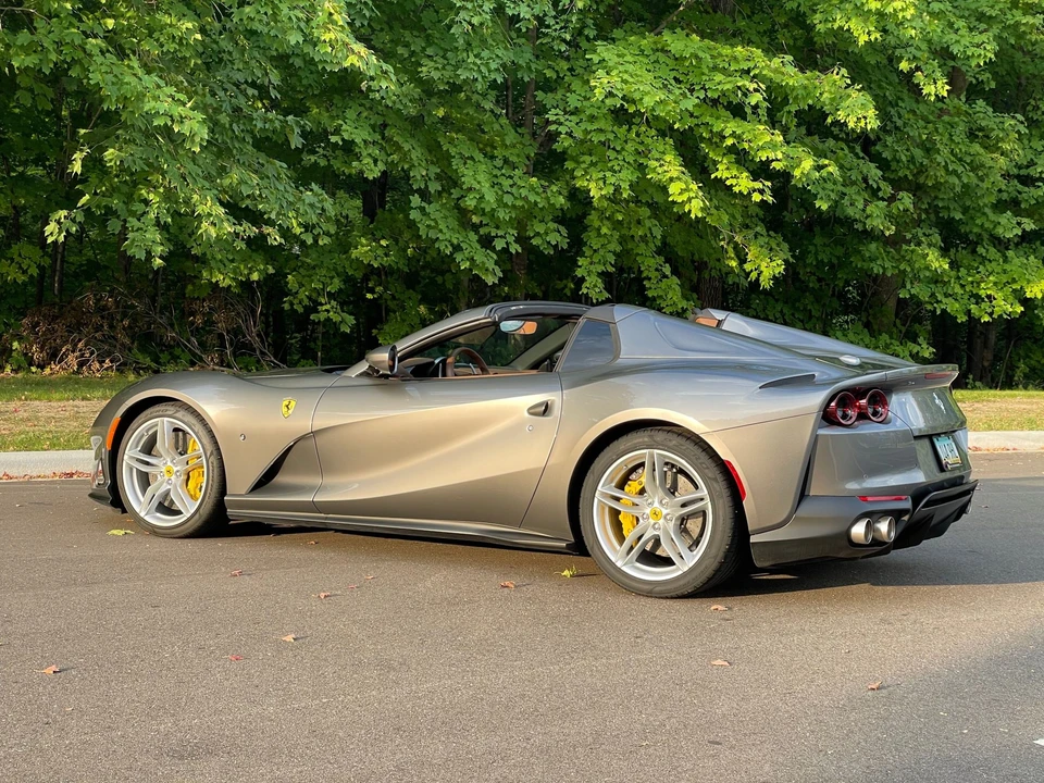 2022 Ferrari 812 GTS - Image 15 of 31