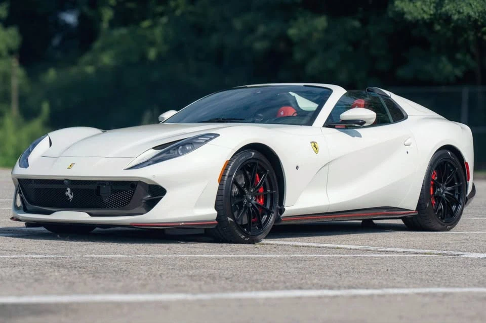 2022 Ferrari 812 GTS - Image 3 of 15