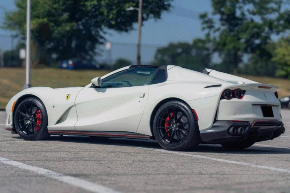 2022 Ferrari 812 GTS - Image 4 of 13