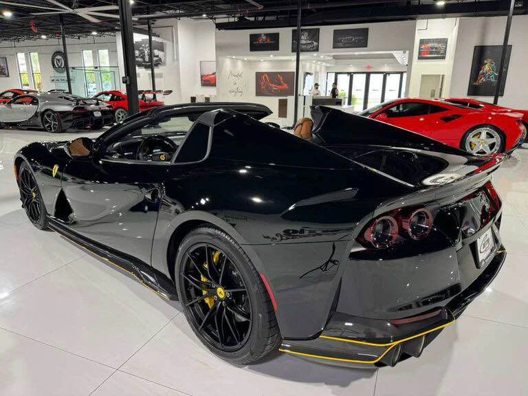 2022 Ferrari 812 GTS - Image 6 of 17