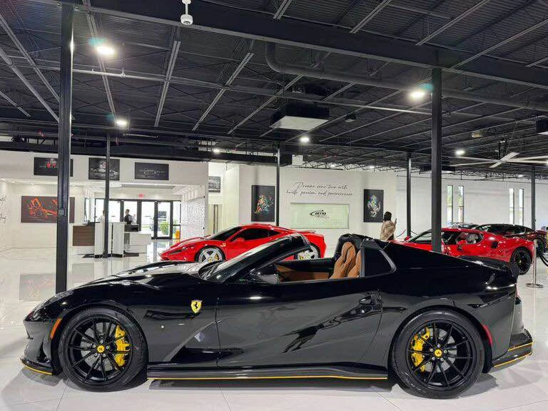 2022 Ferrari 812 GTS - Image 5 of 17