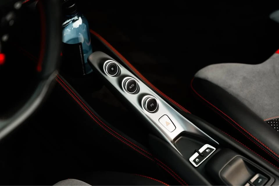 2022 Ferrari F8 - Image 9 of 17