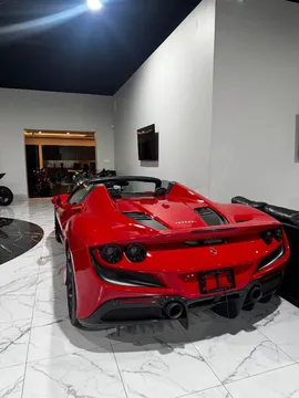 2022 Ferrari F8