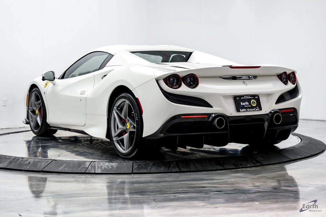 2022 Ferrari F8 Spider - Image 14 of 31