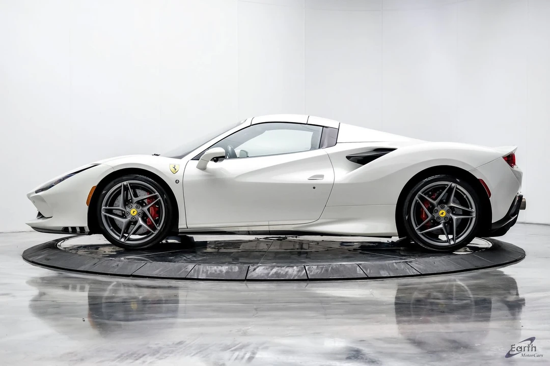 2022 Ferrari F8 Spider - Image 10 of 31