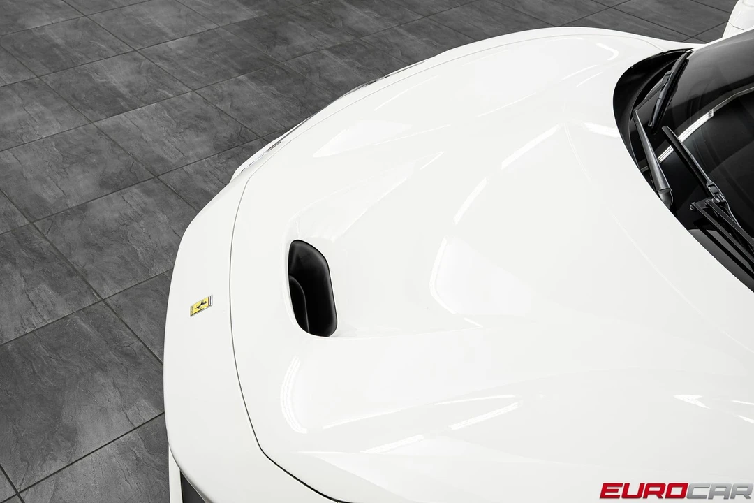 2022 Ferrari F8 Spider - Image 11 of 31