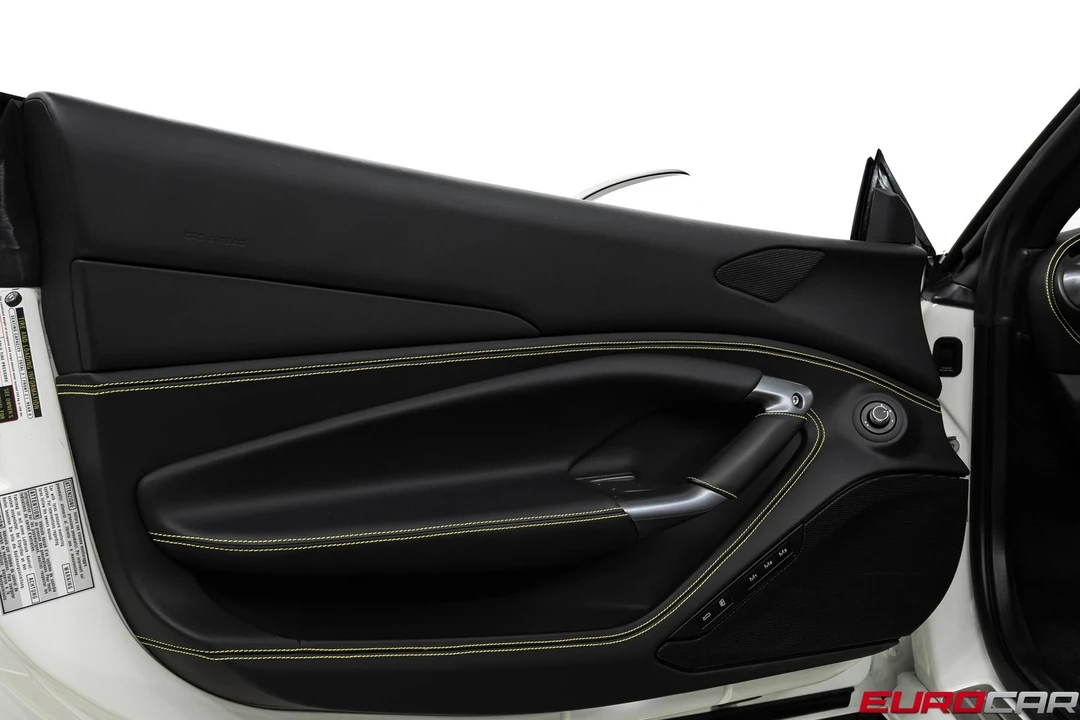 2022 Ferrari F8 Spider - Image 28 of 31