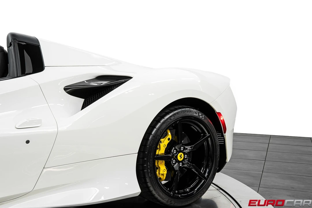 2022 Ferrari F8 Spider - Image 19 of 31