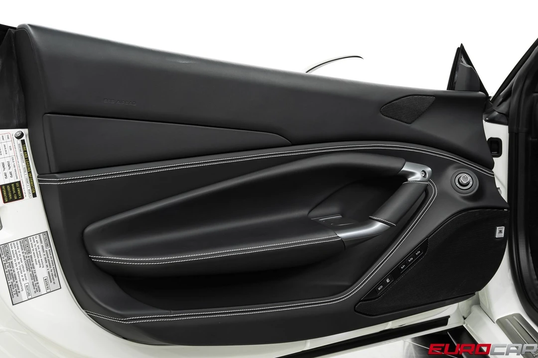 2022 Ferrari F8 Spider - Image 27 of 31