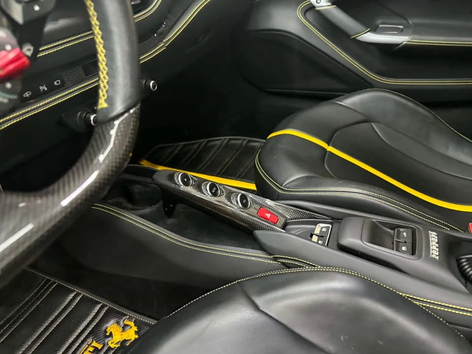 2022 Ferrari F8 Spider - Image 5 of 11