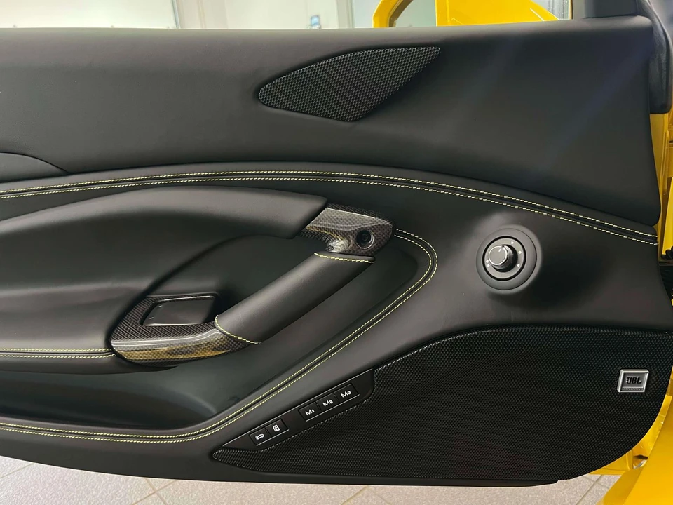 2022 Ferrari F8 Spider - Image 21 of 27