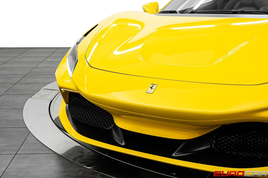 2022 Ferrari F8 Spider - Image 14 of 31