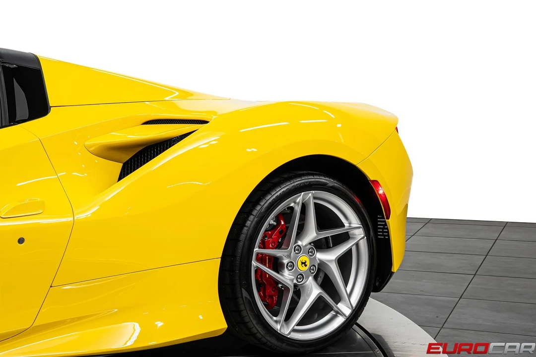 2022 Ferrari F8 Spider - Image 18 of 31