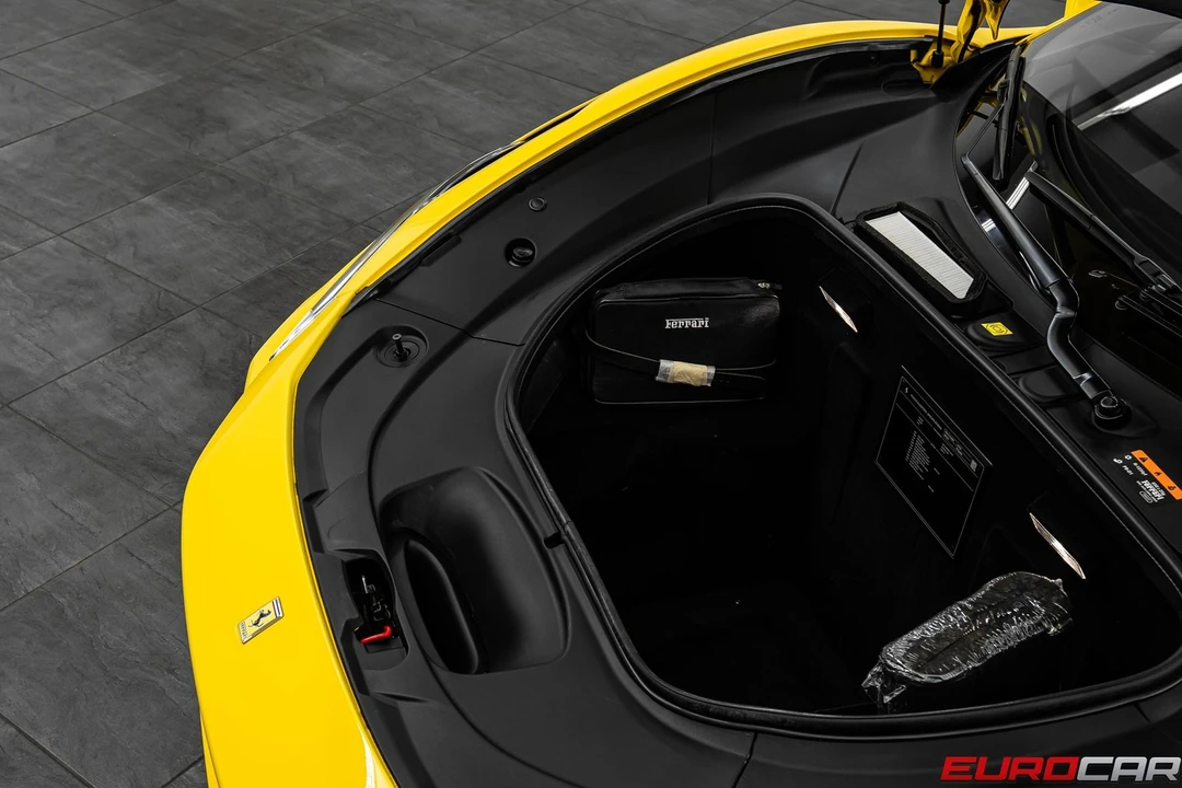 2022 Ferrari F8 Spider - Image 12 of 31