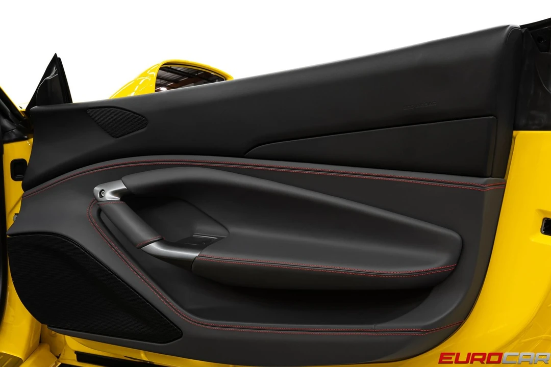 2022 Ferrari F8 Spider - Image 27 of 31