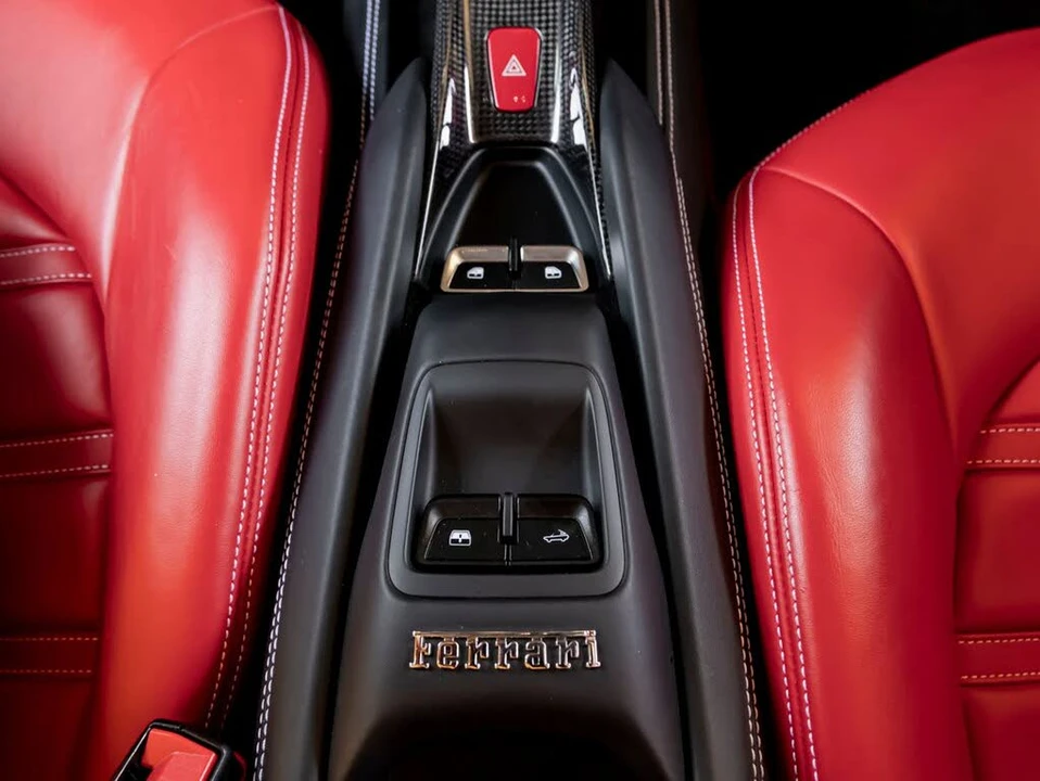 2022 Ferrari F8 Spider - Image 27 of 31