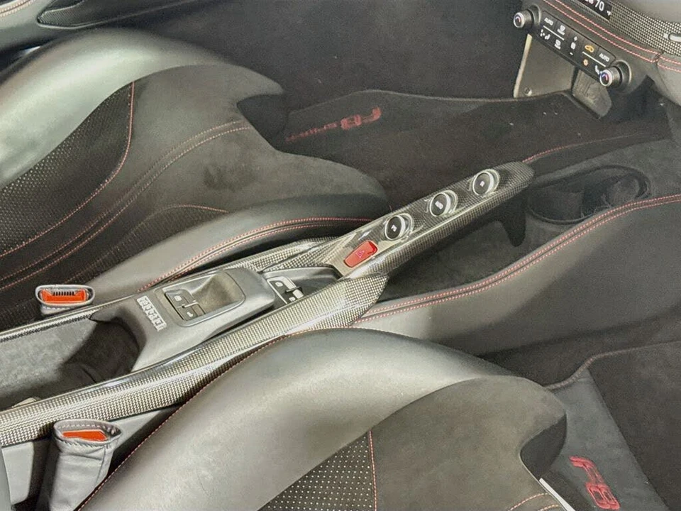 2022 Ferrari F8 Spider - Image 21 of 28