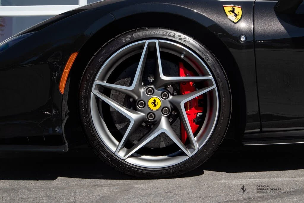2022 Ferrari F8 Spider - Image 12 of 19