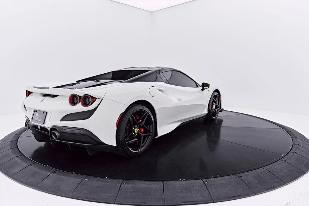 2022 Ferrari F8 Spider - Image 11 of 31