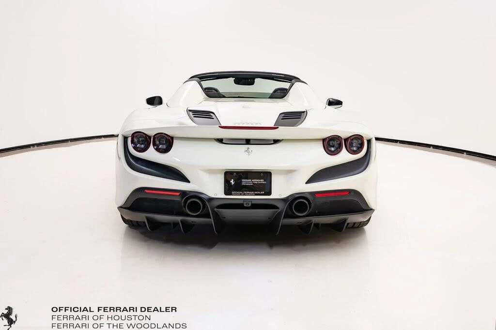 2022 Ferrari F8 Spider - Image 10 of 31