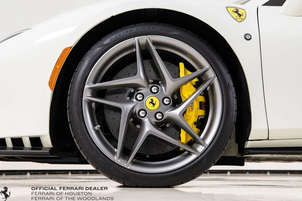 2022 Ferrari F8 Spider - Image 17 of 31