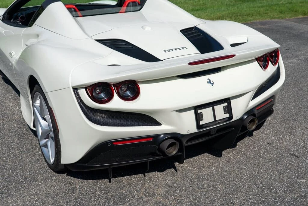 2022 Ferrari F8 Spider - Image 17 of 31