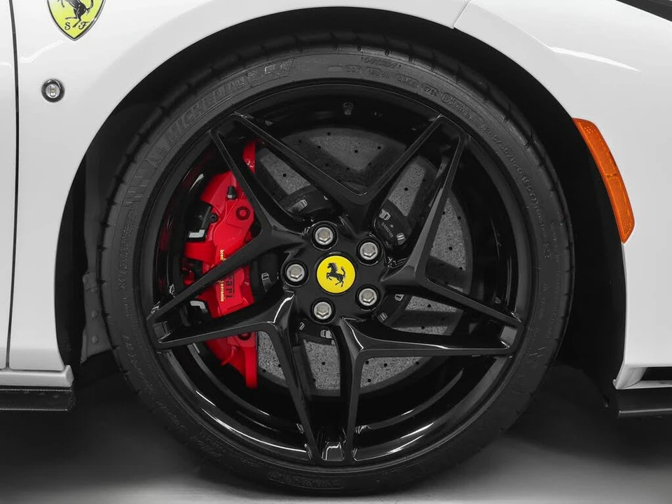 2022 Ferrari F8 Spider - Image 13 of 31