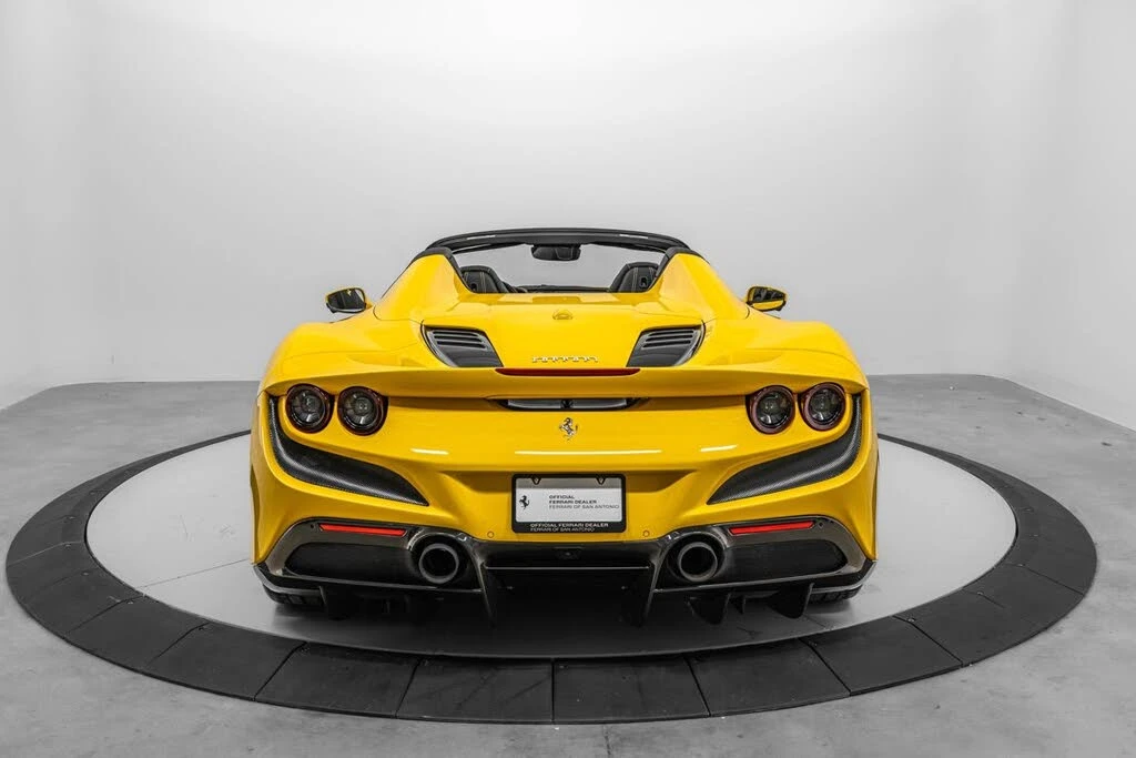 2022 Ferrari F8 Spider - Image 11 of 31