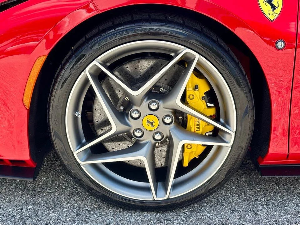 2022 Ferrari F8 Spider - Image 17 of 31