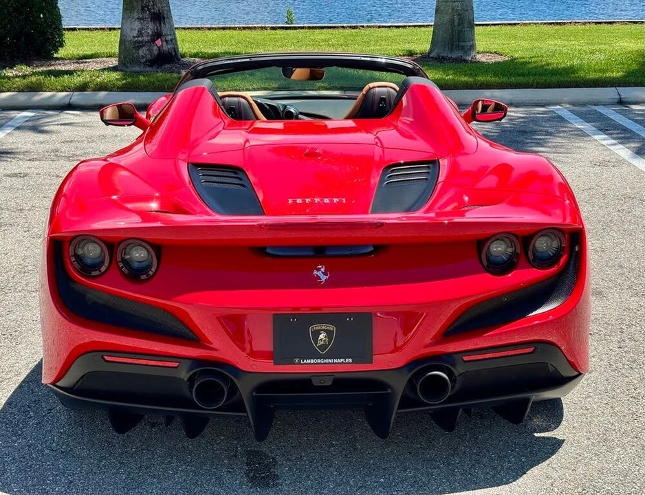 2022 Ferrari F8 Spider - Image 8 of 31