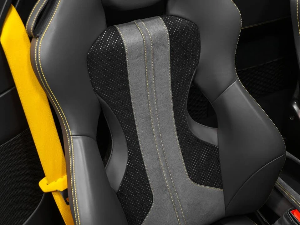 2022 Ferrari F8 Spider - Image 28 of 31
