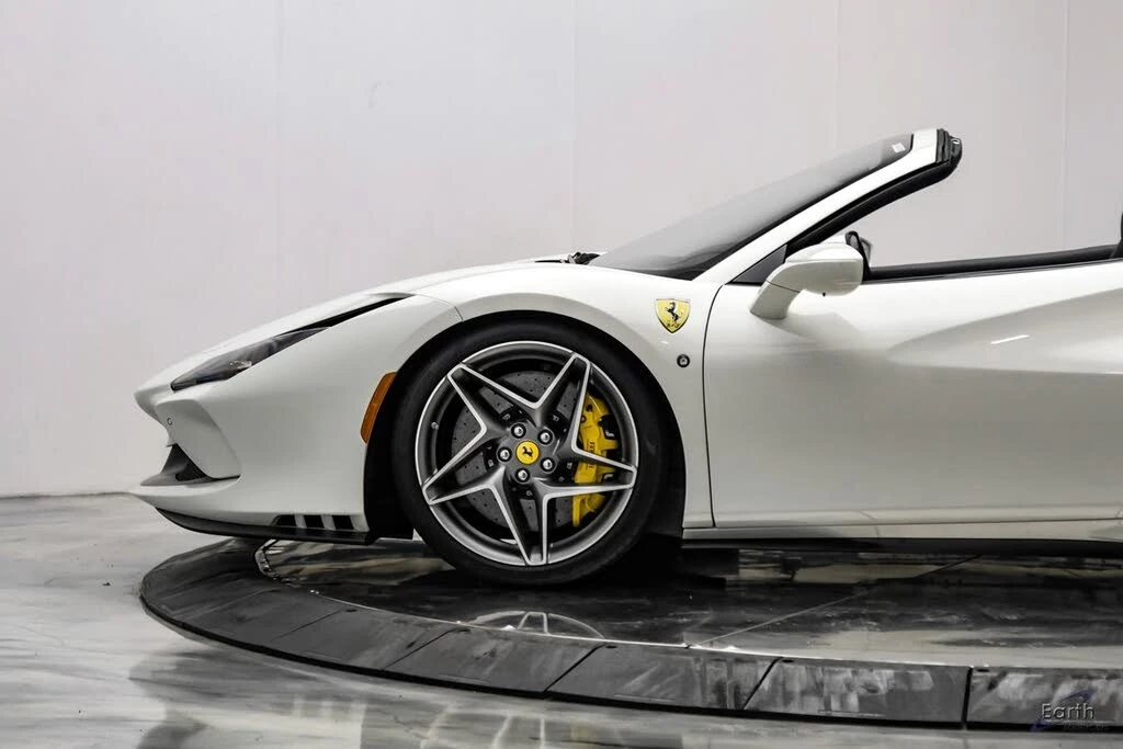 2022 Ferrari F8 Spider - Image 11 of 31