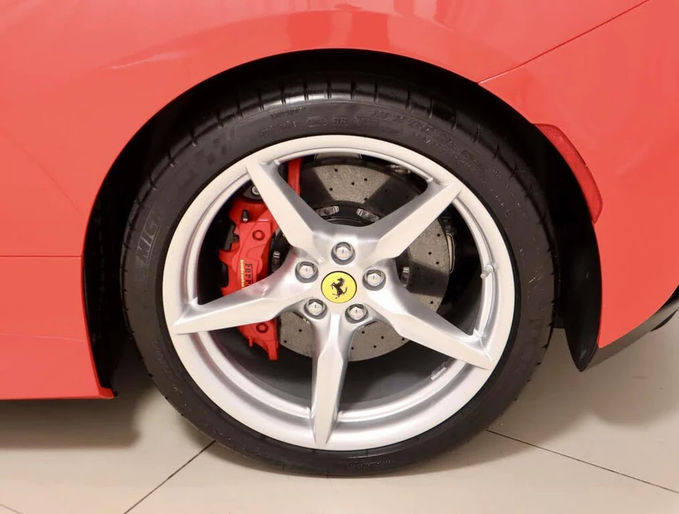 2022 Ferrari F8 Spider - Image 9 of 31