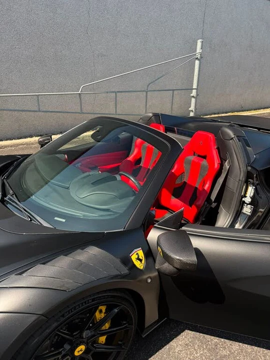 2022 Ferrari F8 Spider - Image 5 of 9