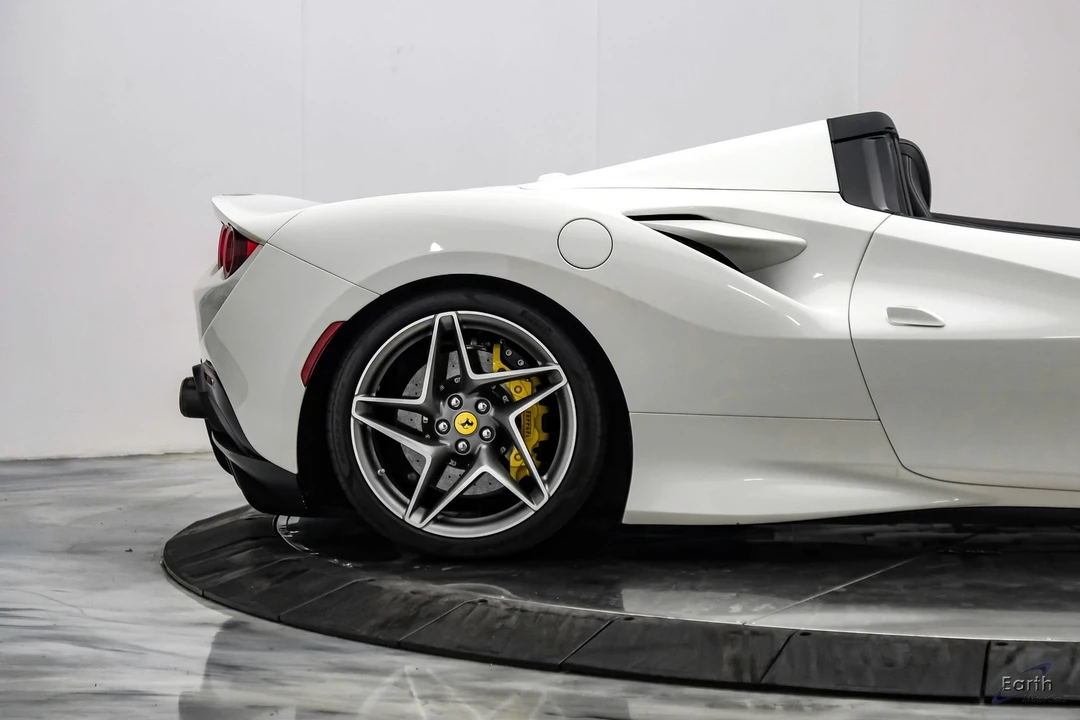 2022 Ferrari F8 Spider - Image 29 of 31