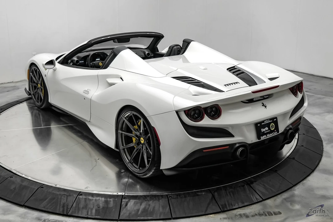 2022 Ferrari F8 Spider - Image 15 of 31